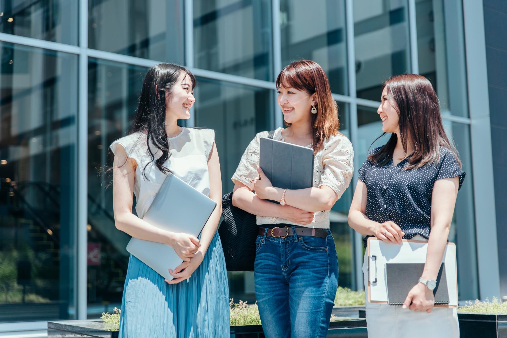 大学生向けパソコンのイメージ