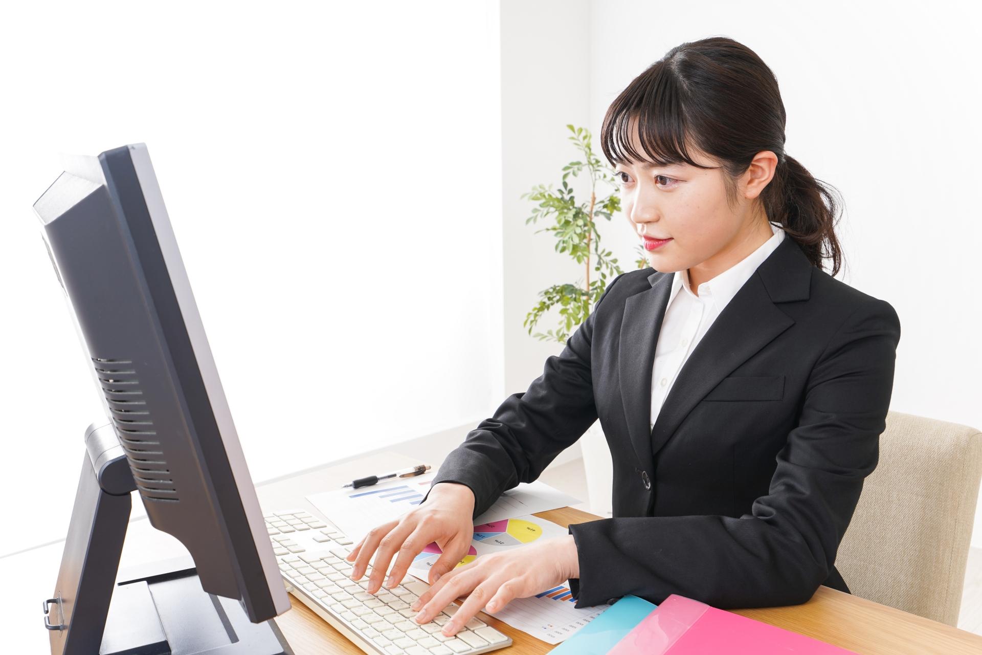 液晶モニター一体型のパソコン