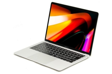 【即納パソコン】 MacBook Air (Retina, 13-inch, 2018) シルバー 5N8(46000)