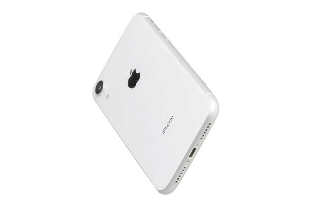 iPhone XR (MT032J/A) A2106 ホワイト 64GB (docomo) 【中古パソコン
